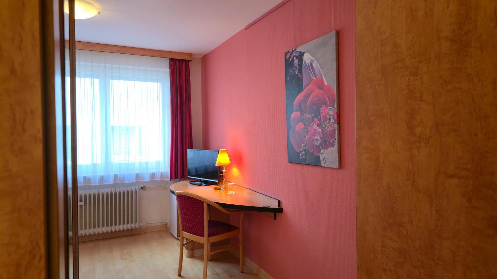 Boardinghouse Sonne Hotel Offenburg Bilik gambar
